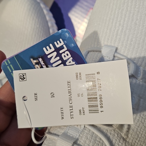 NWT Skechers Women's White Sneakers Size 10 - Picture 9 of 9